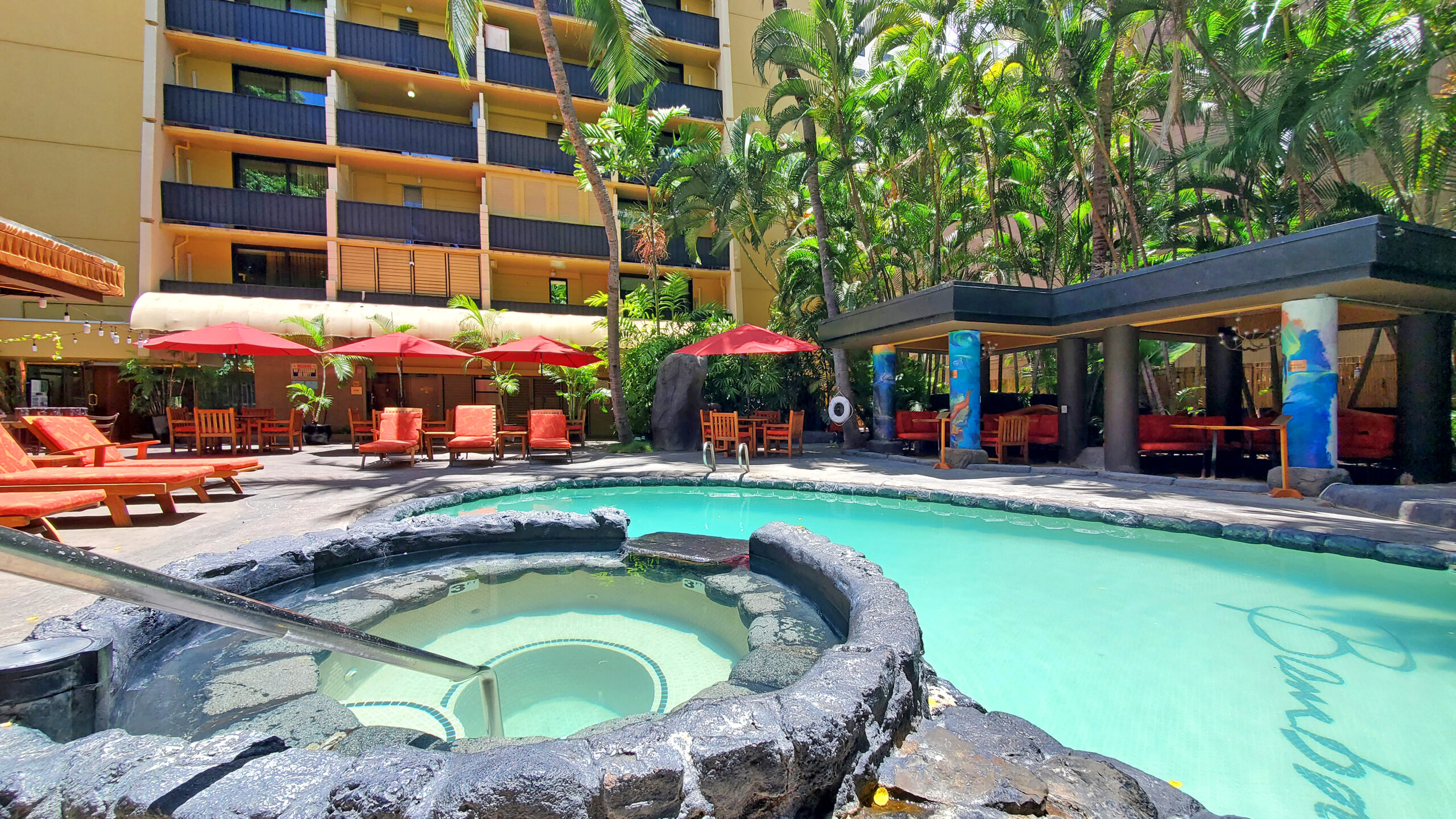 Bamboo Waikiki Pool